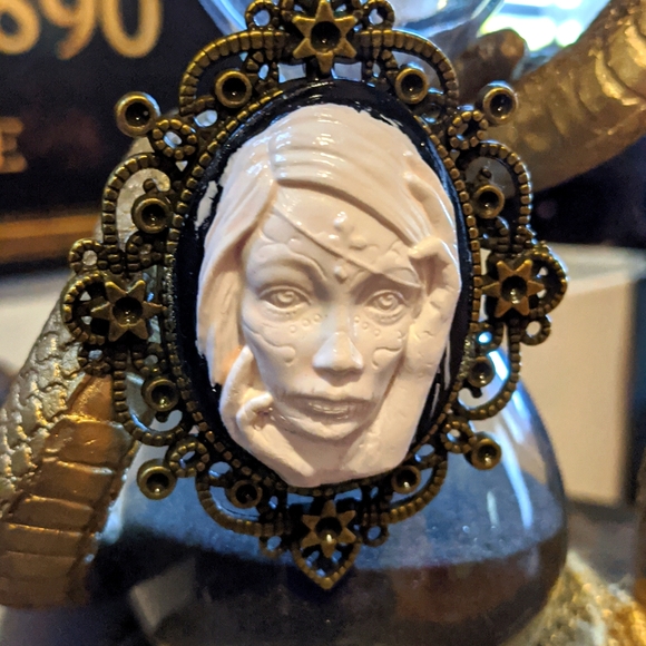 Día de los Muertos Cameo - Picture 2 of 8